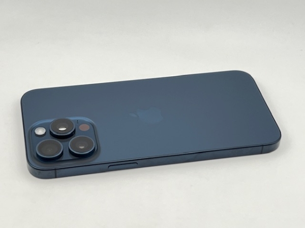 Refurbished iPhone 15 Pro Max titan blau
